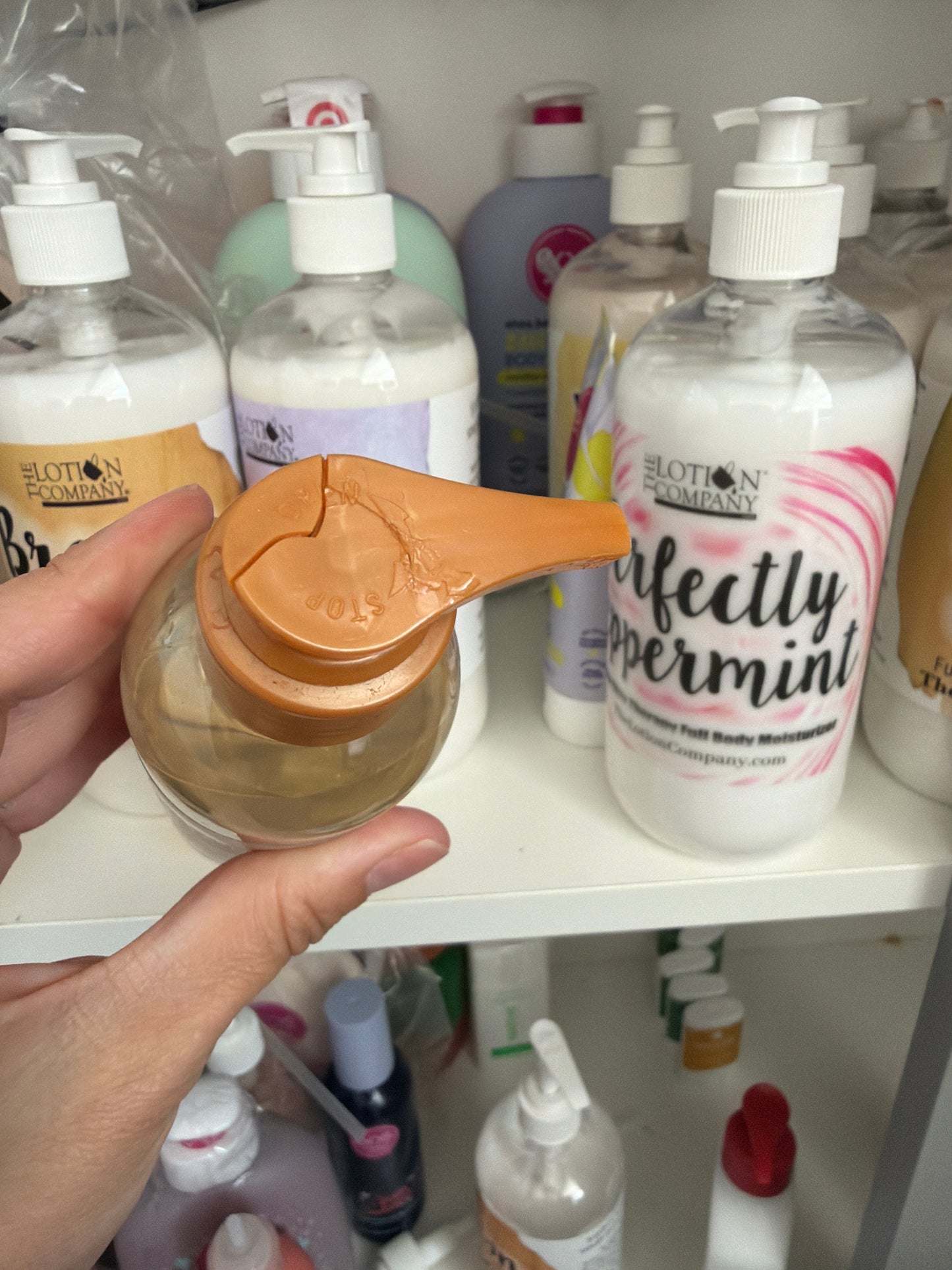 Tree Hut Vanilla Shave Oil In Stock Now *snapped/broken lid*